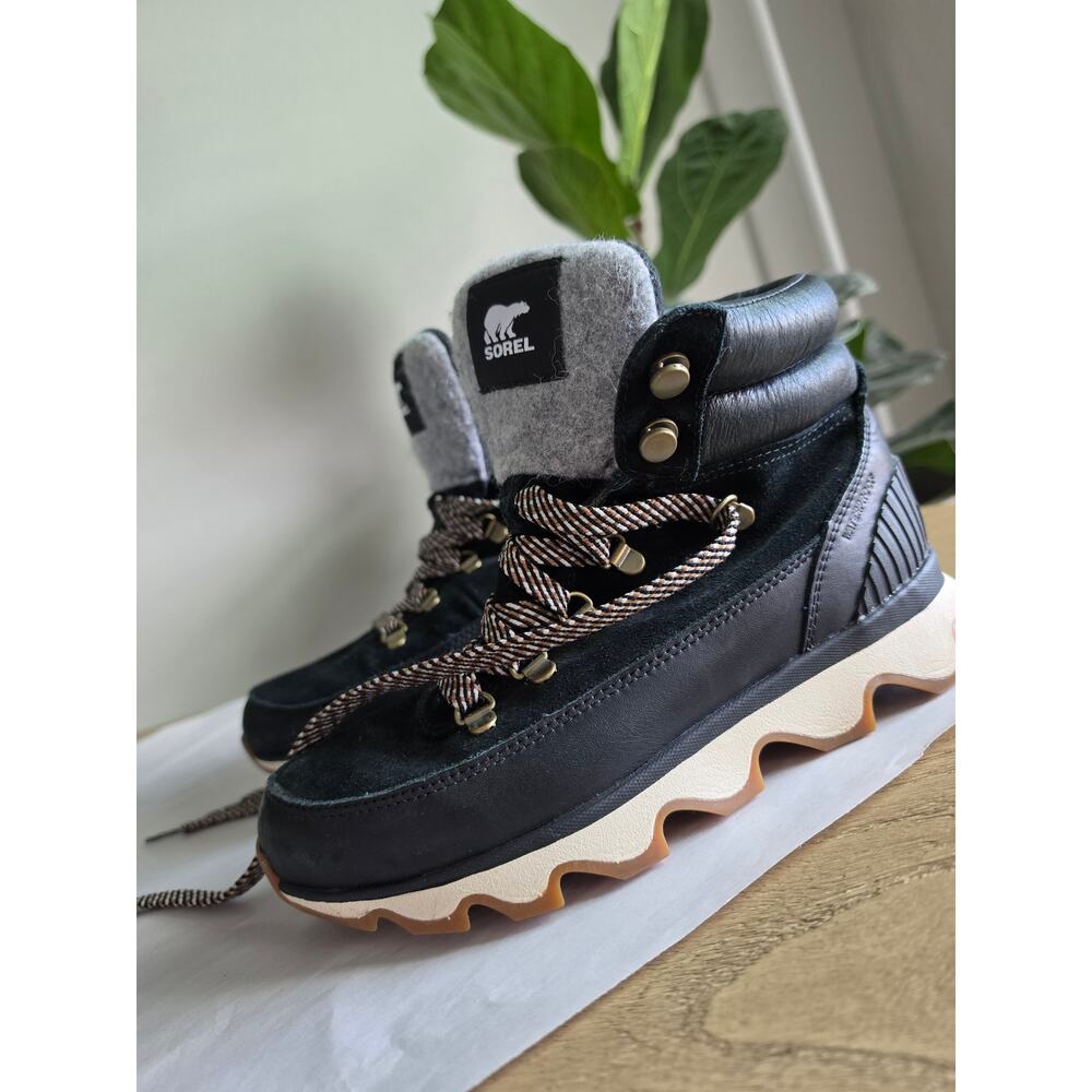 Sorel Women's Kinetic Impact Conquest Waterproof Winter Boots Black Sz 7.5